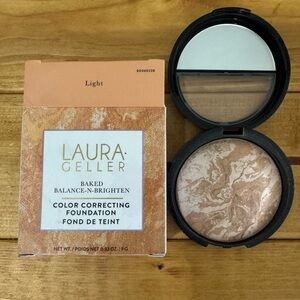 Laura Geller Baked Balance-N-Glow Illuminating Foundation - Light